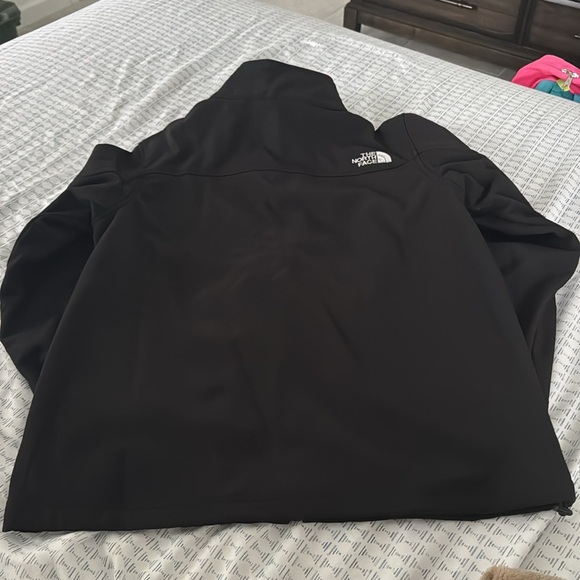 The North Face Men's Black Jacket - Picture 2 of 3